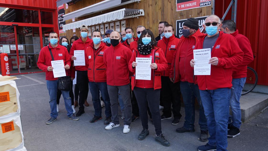 Mouvement de gr ve chez Brico D p t et Castorama Reims